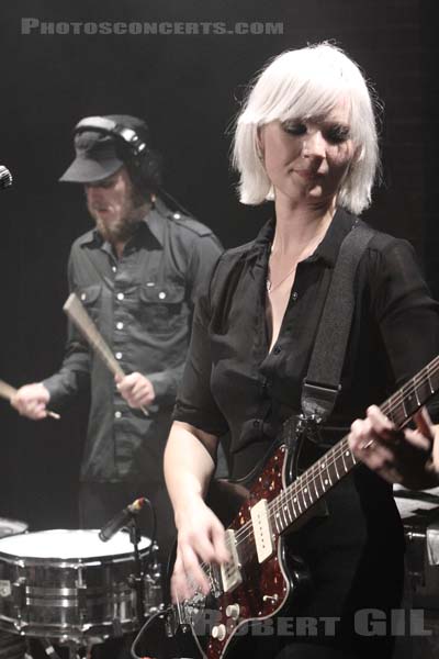 THE RAVEONETTES - 2007-09-20 - PARIS - La Maroquinerie -  Sharin Foo - Jakob Høyer